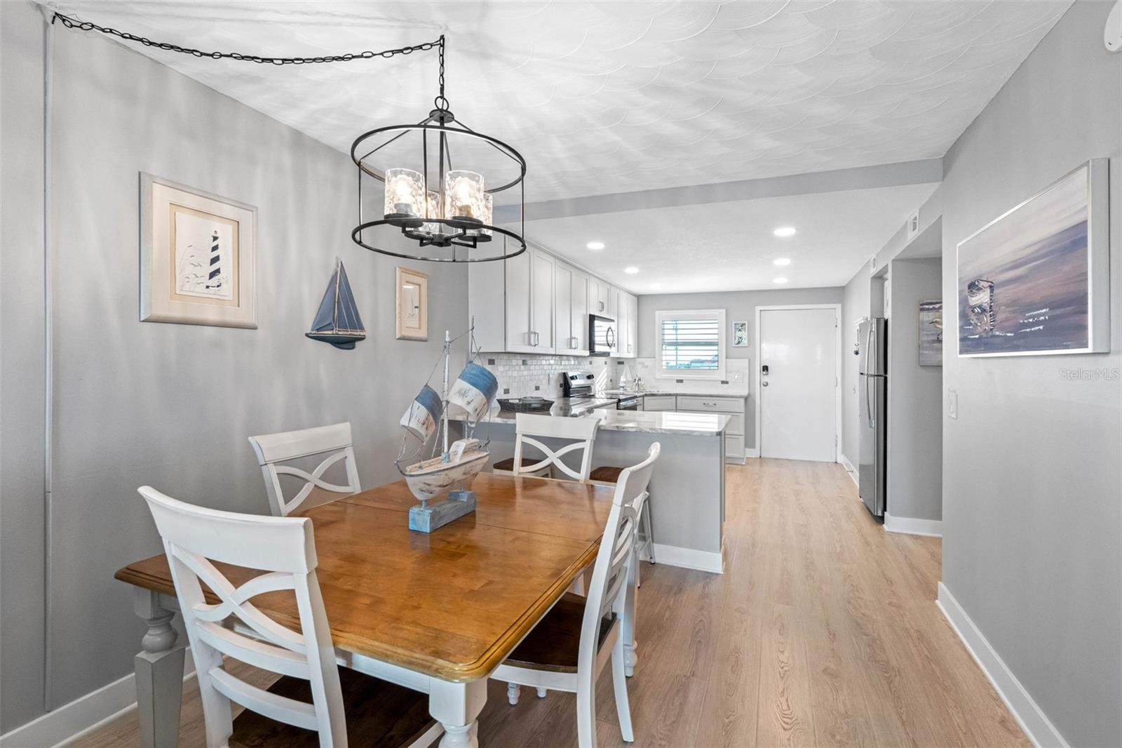 BAY SHORES YACHT & TENNIS CLUB - Residential