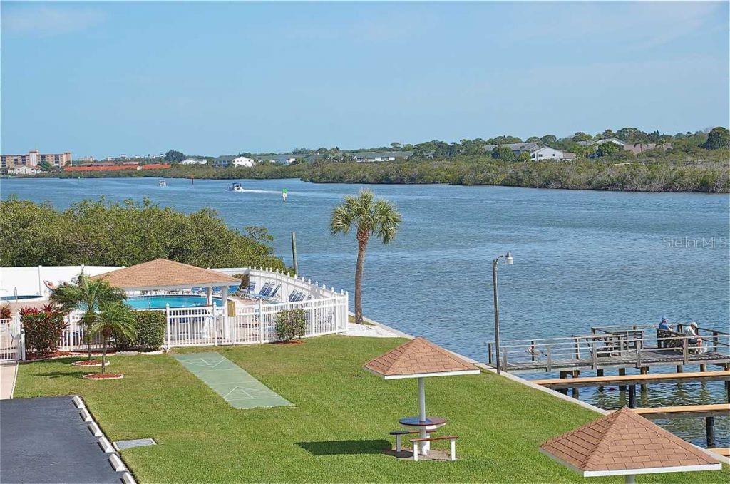 BAY SHORES YACHT & TENNIS CLUB - Residential