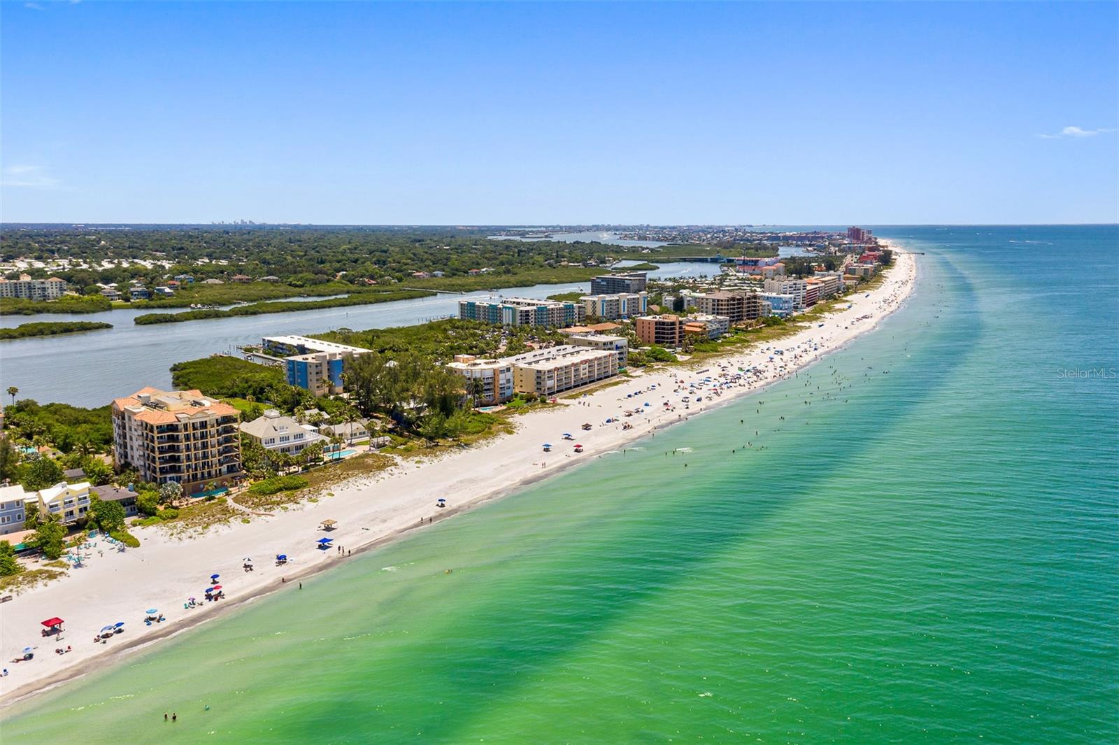 BAY SHORES YACHT & TENNIS CLUB - Residential