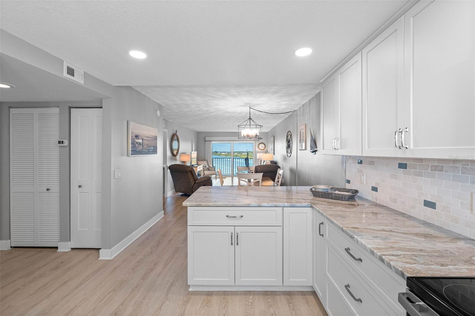 BAY SHORES YACHT & TENNIS CLUB - Residential