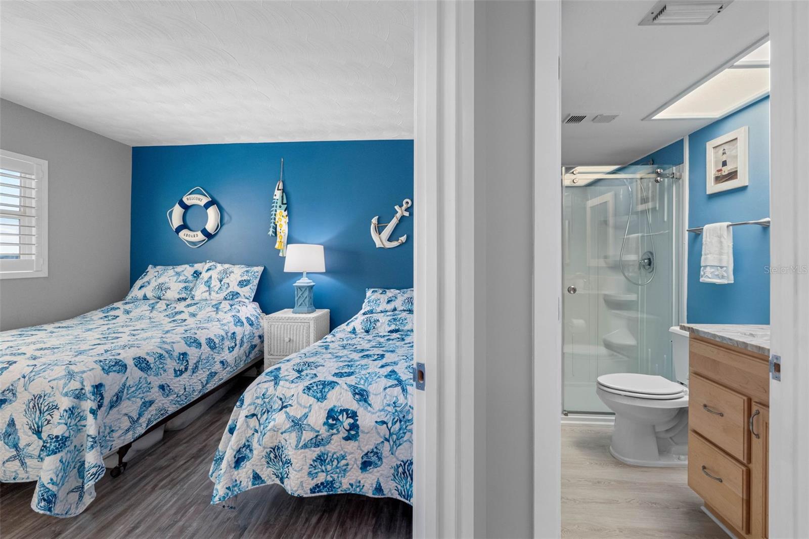 BAY SHORES YACHT & TENNIS CLUB - Residential