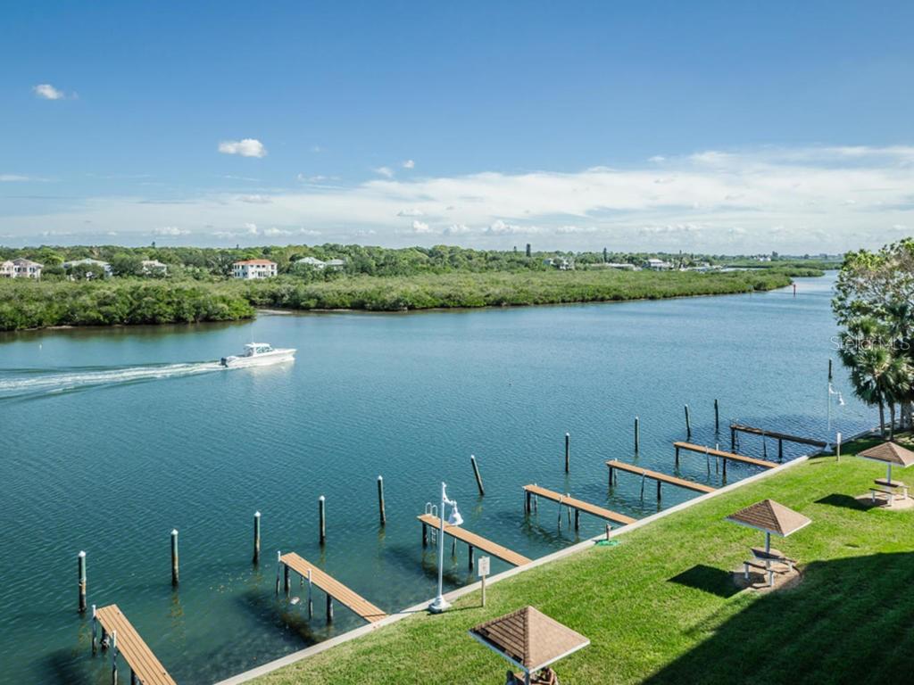 BAY SHORES YACHT & TENNIS CLUB - Residential