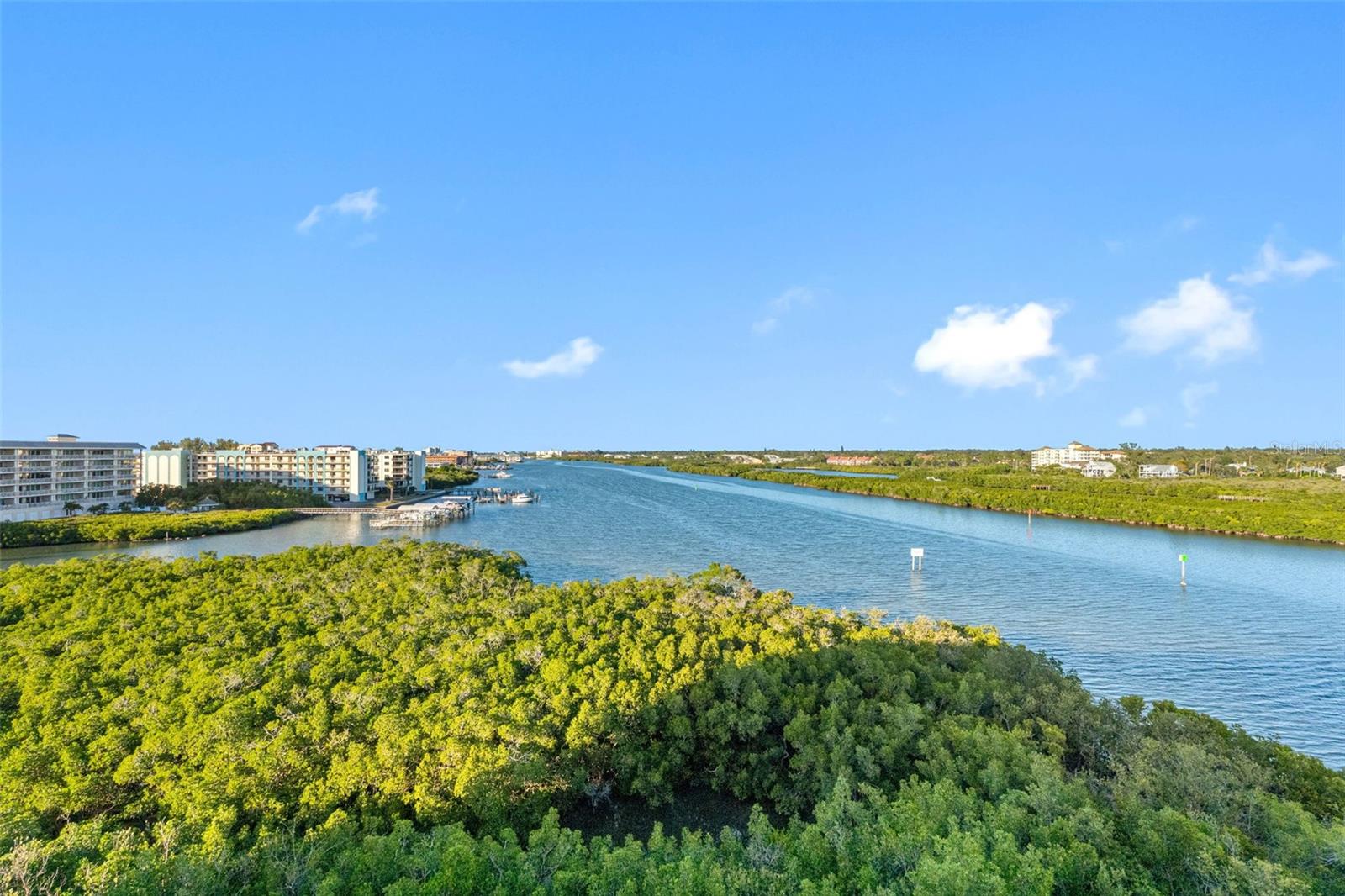 BAY SHORES YACHT & TENNIS CLUB - Residential