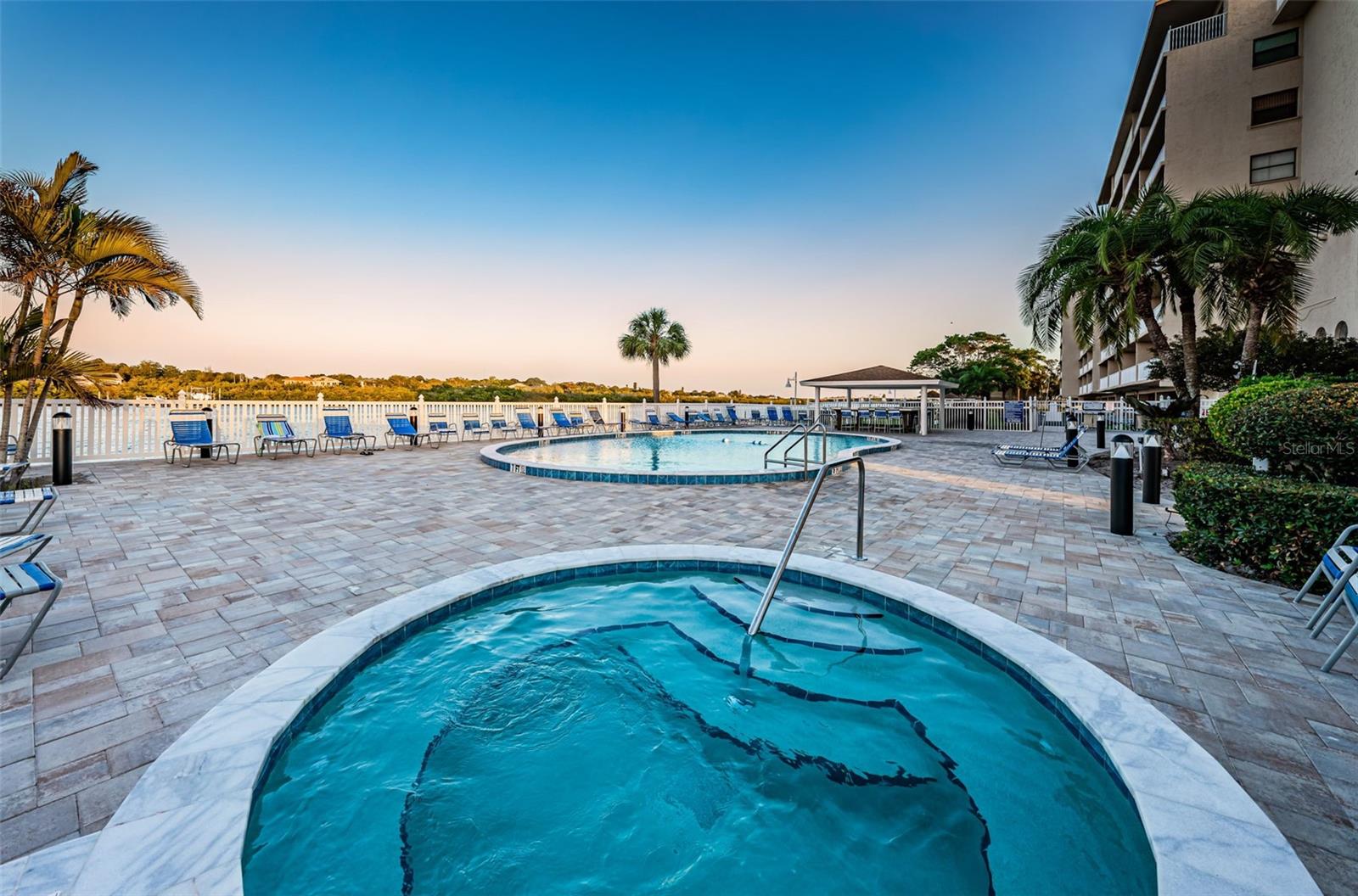 BAY SHORES YACHT & TENNIS CLUB - Residential