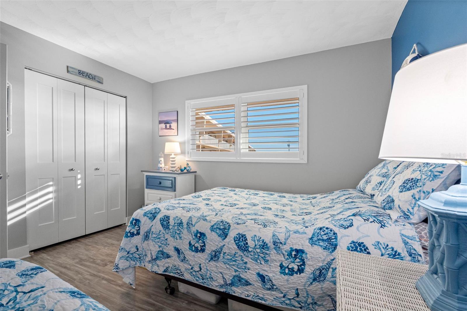 BAY SHORES YACHT & TENNIS CLUB - Residential