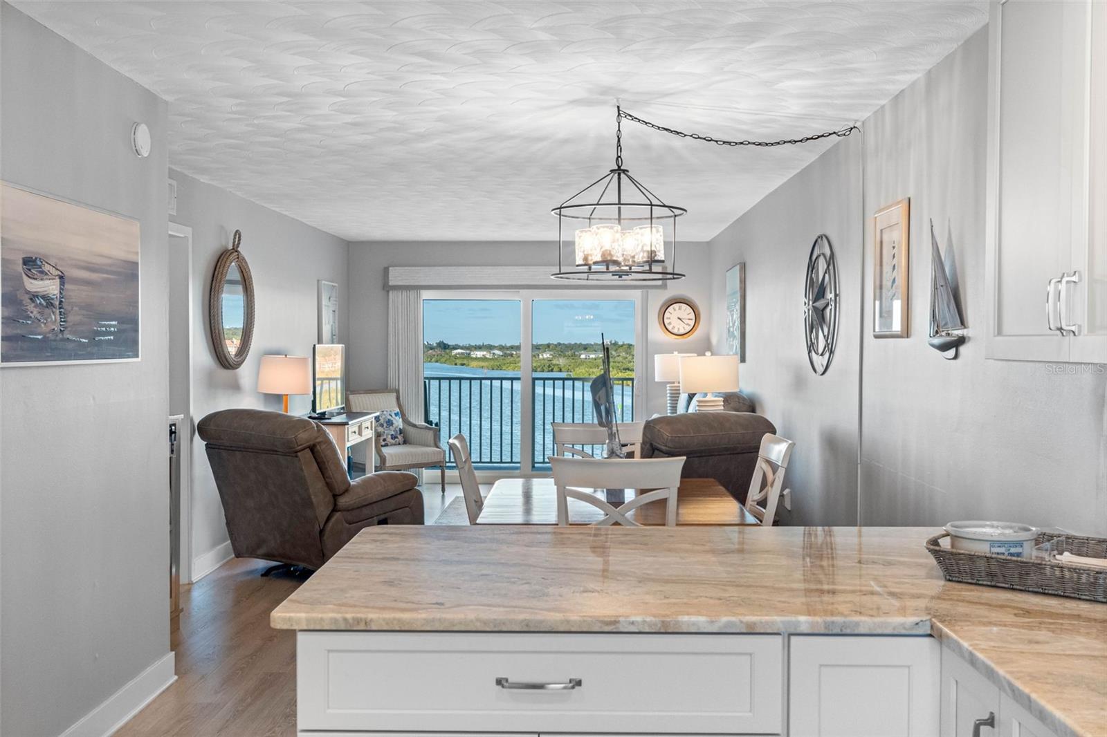 BAY SHORES YACHT & TENNIS CLUB - Residential