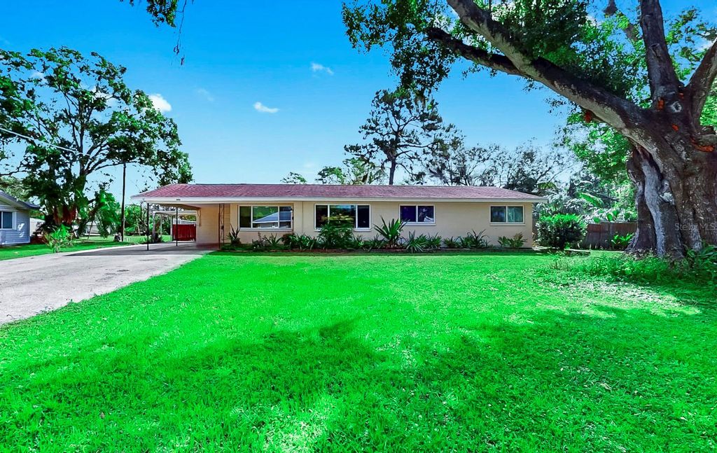 Photo of 406 2nd Street SW, Ruskin, FL 33570 (MLS # TB8434423)