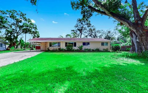 Photo of 406 2nd Street SW, Ruskin, FL 33570 (MLS # TB8434423)
