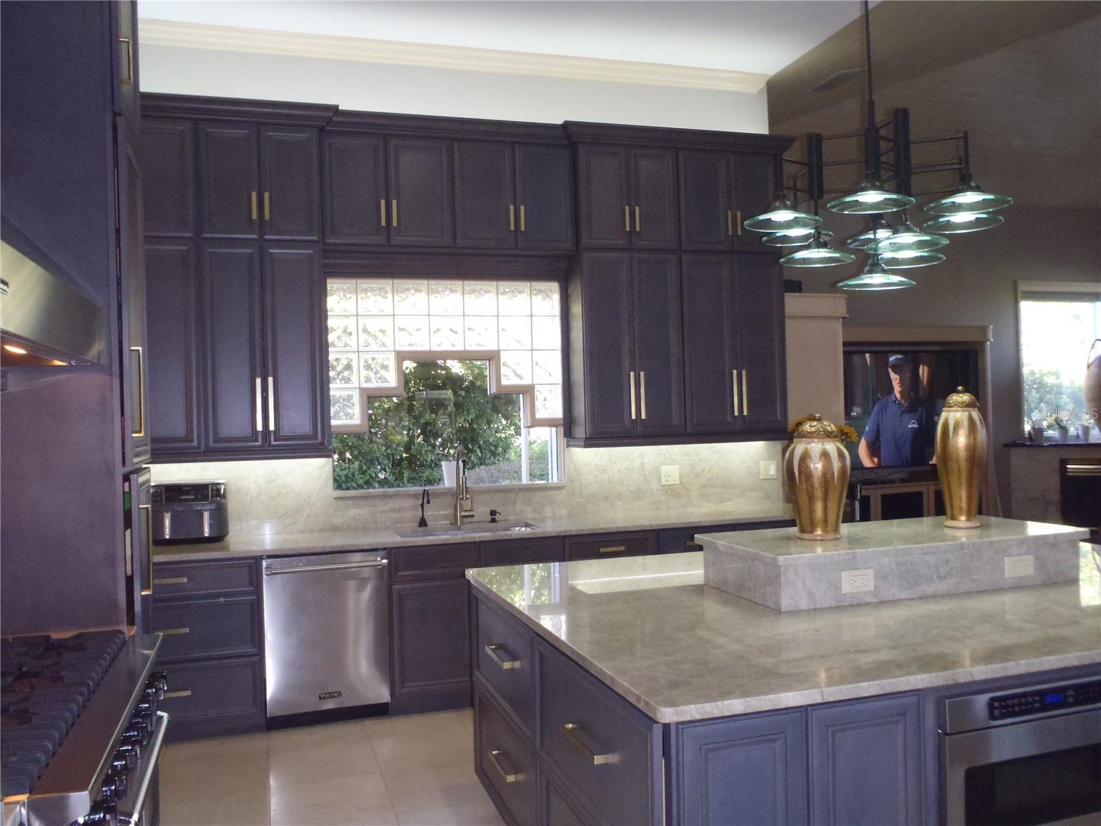 GRANADA ESTATES - Residential