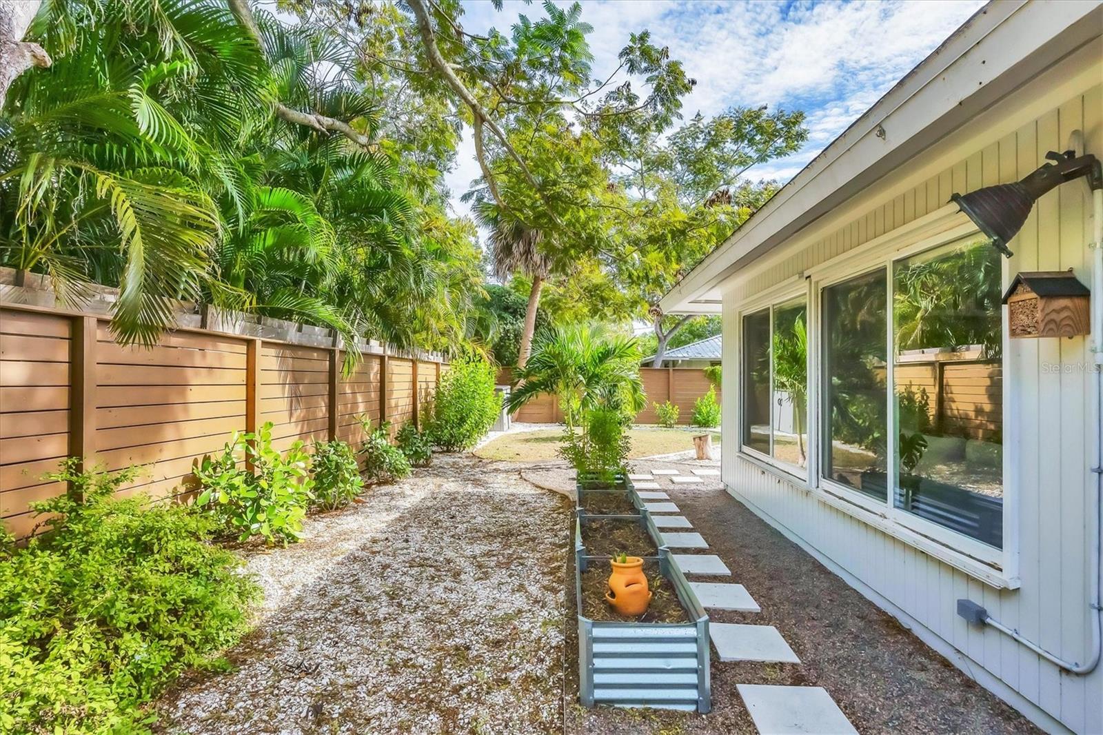 THOMPSON SUB - Residential