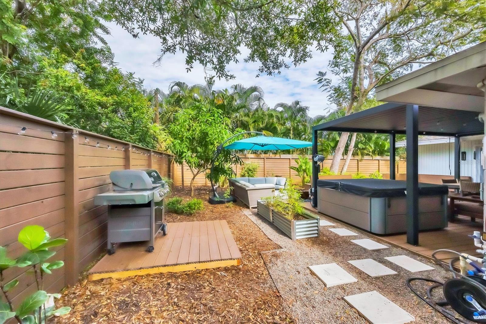 THOMPSON SUB - Residential