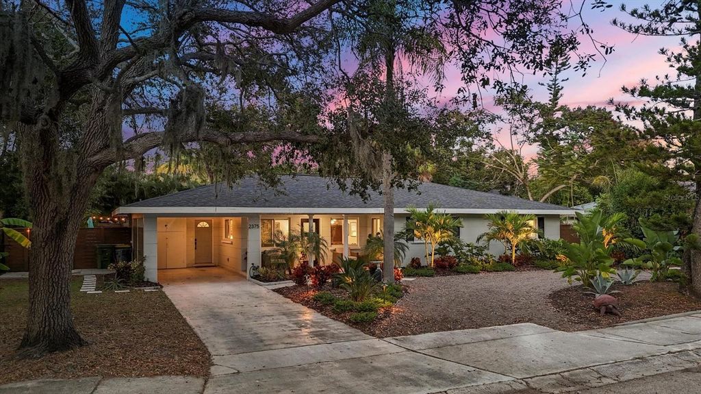 Photo of 2375 Datura Street, Sarasota, FL 34239 (MLS # A4673910)