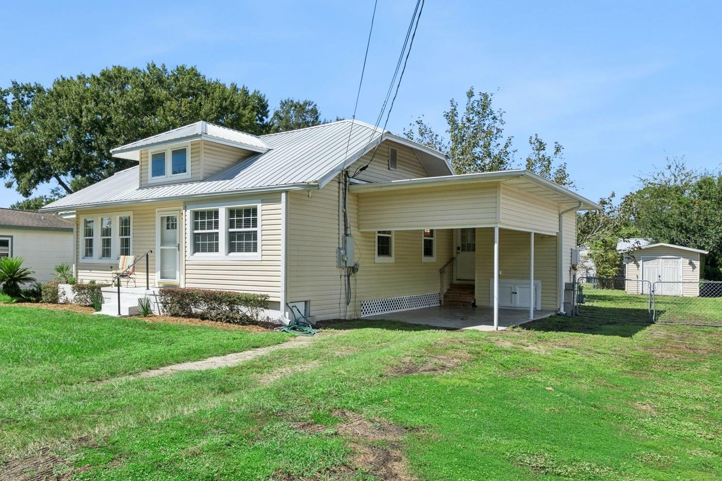 325 W NEWELL STREET