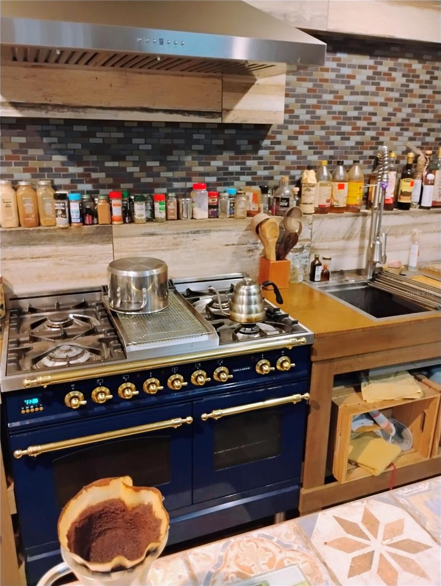 ORANGEWOOD TERRACE - Residential