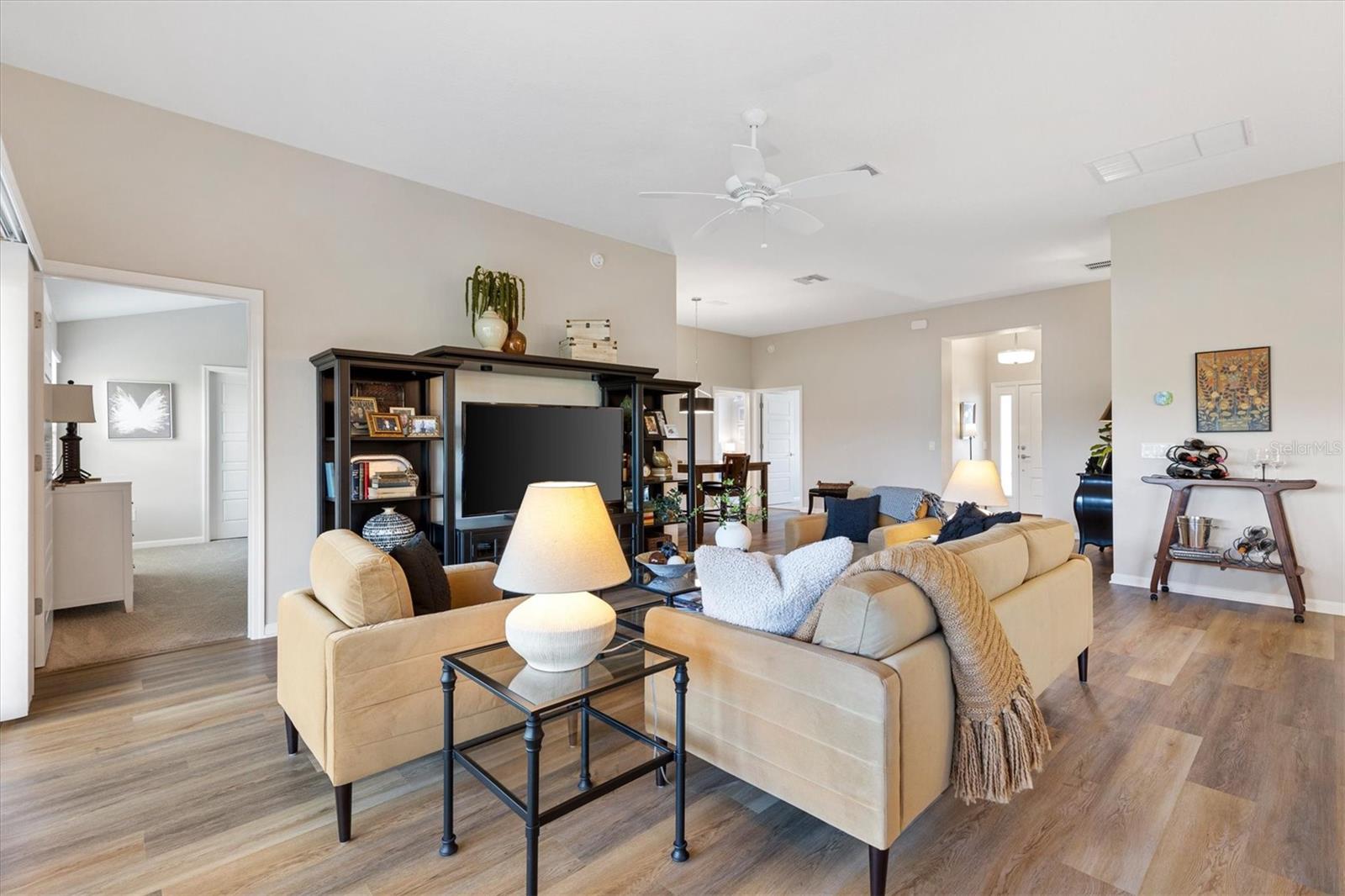 VILLAGE OF LAKE DENHAM - Residential