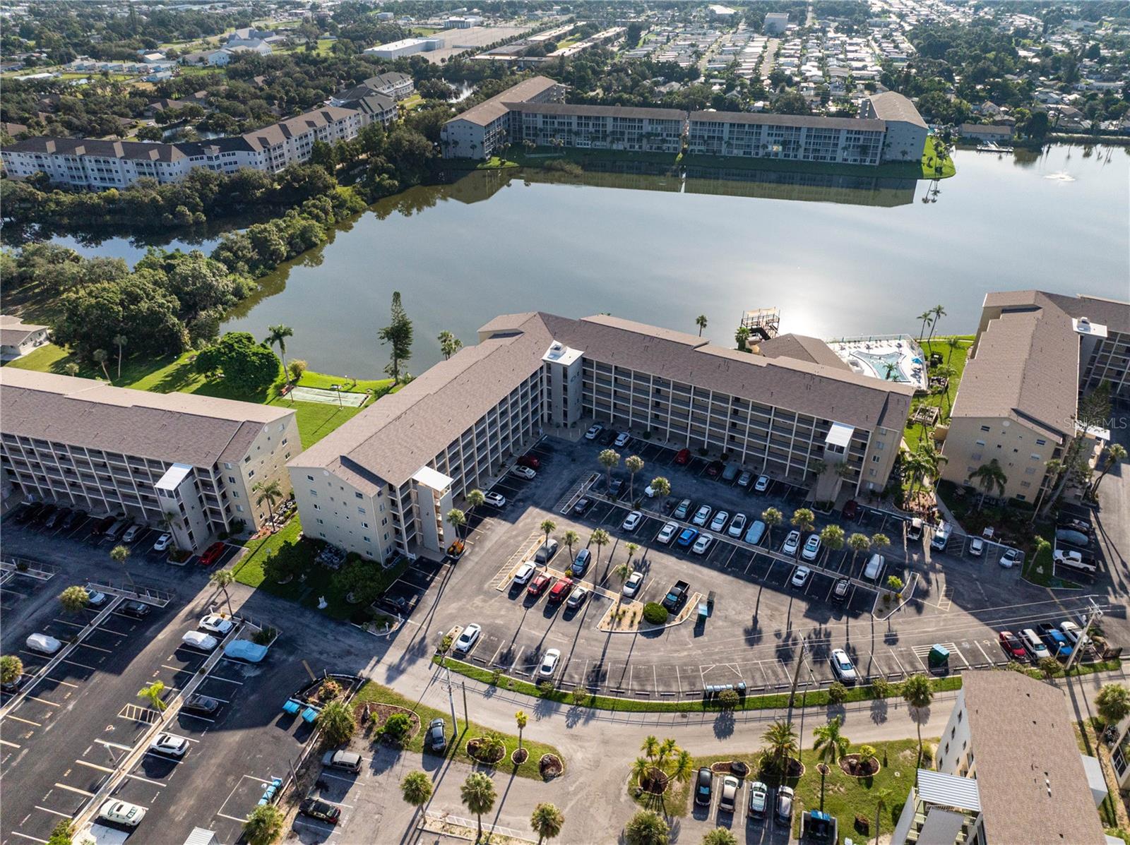 BAYSHORE ON THE LAKE APTS II SEC 2 - Residential