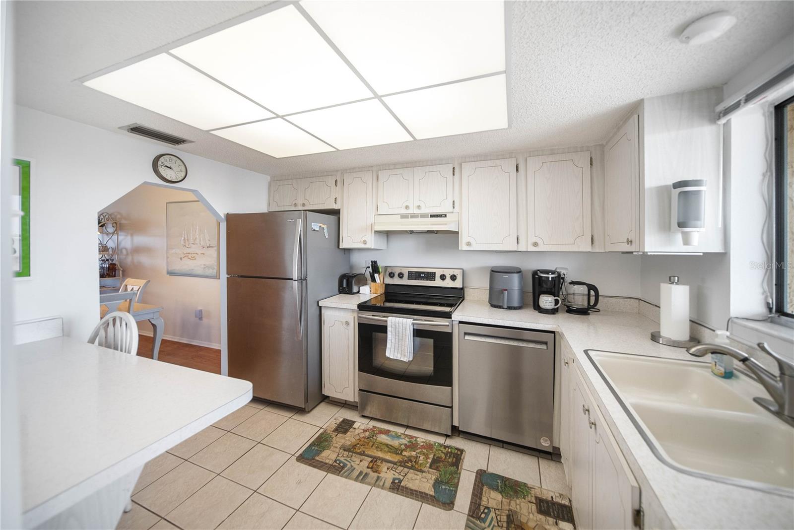 BAYSHORE ON THE LAKE APTS II SEC 2 - Residential