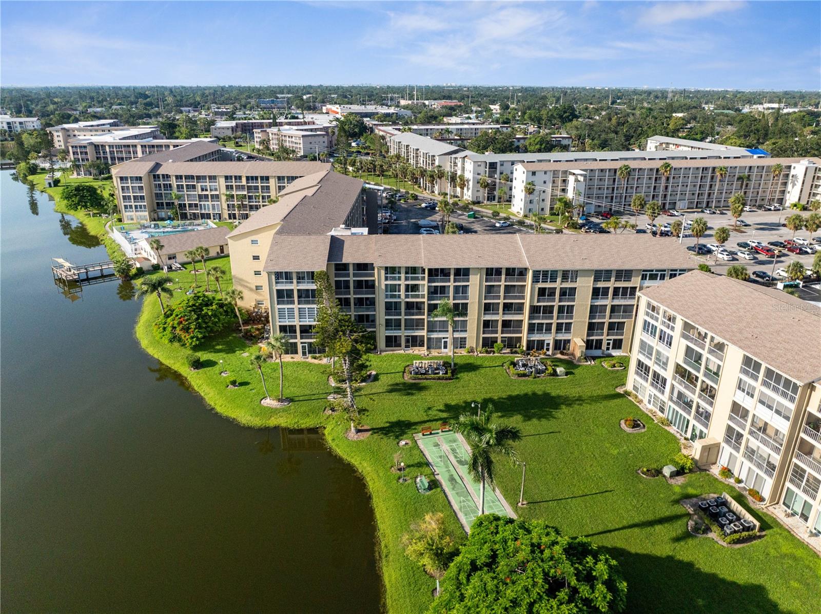 BAYSHORE ON THE LAKE APTS II SEC 2 - Residential