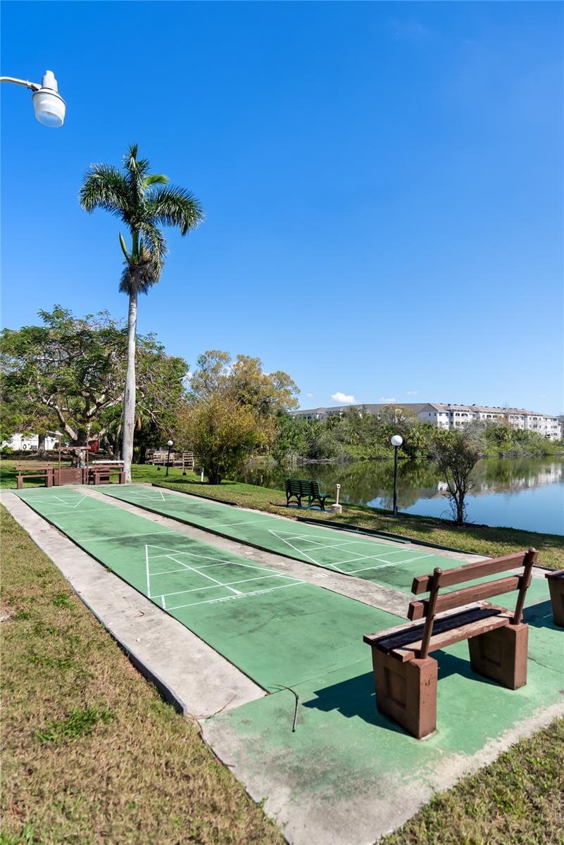 BAYSHORE ON THE LAKE APTS II SEC 2 - Residential