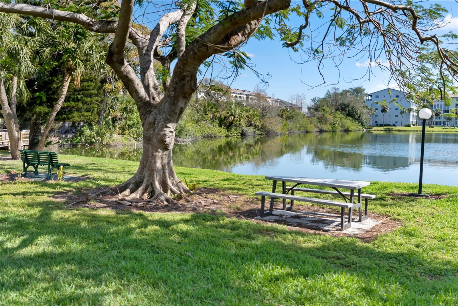 BAYSHORE ON THE LAKE APTS II SEC 2 - Residential