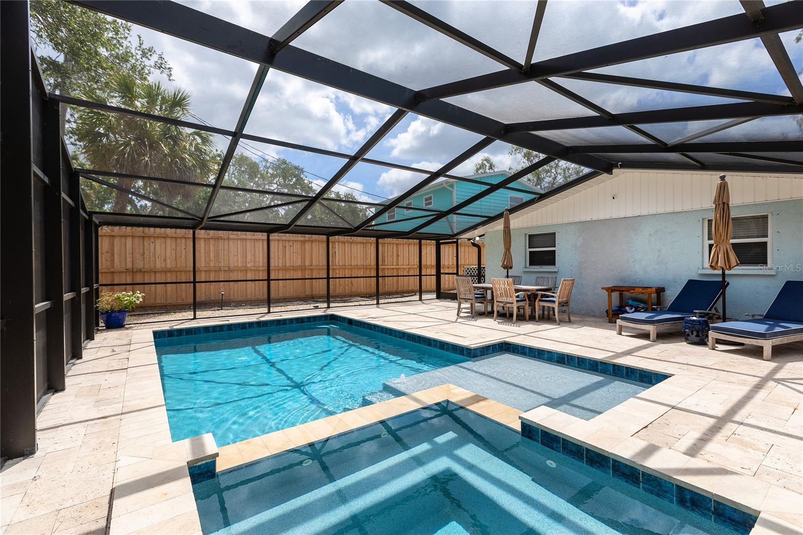 SIESTA BEACH - Residential