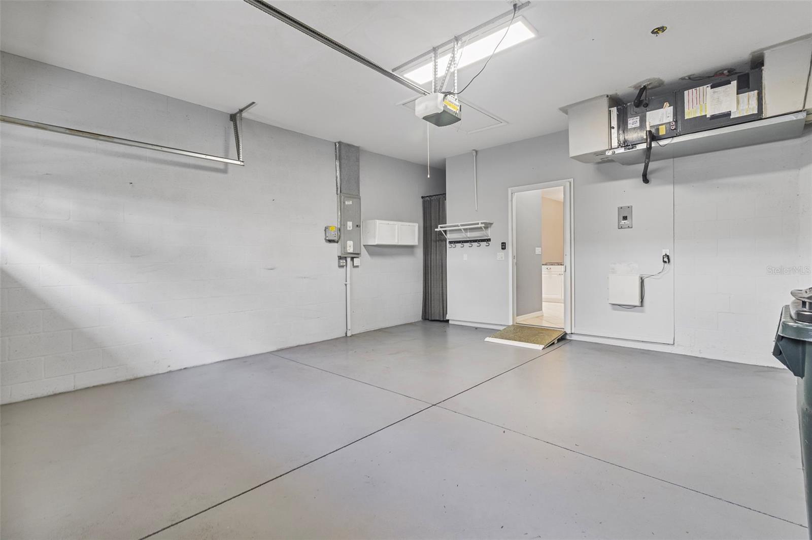 LAKESIDE PLANTATION - Residential