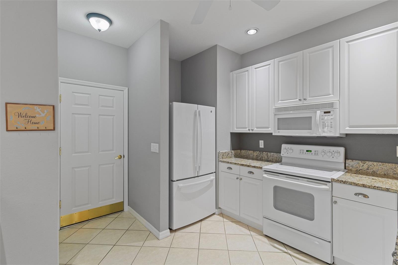 LAKESIDE PLANTATION - Residential