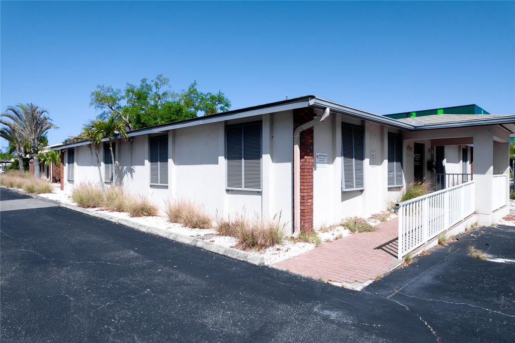 Photo of 4110 Manatee Avenue W, Bradenton, FL 34205 (MLS # A4710874)