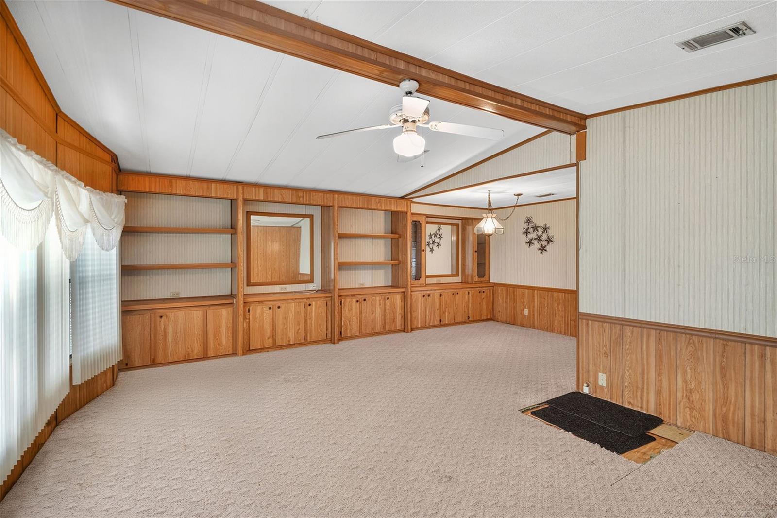 PINE LAKE - Residential