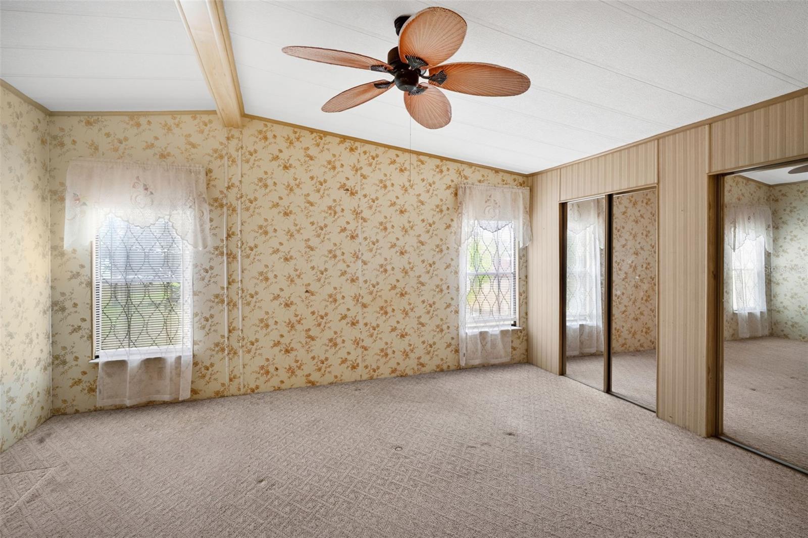 PINE LAKE - Residential