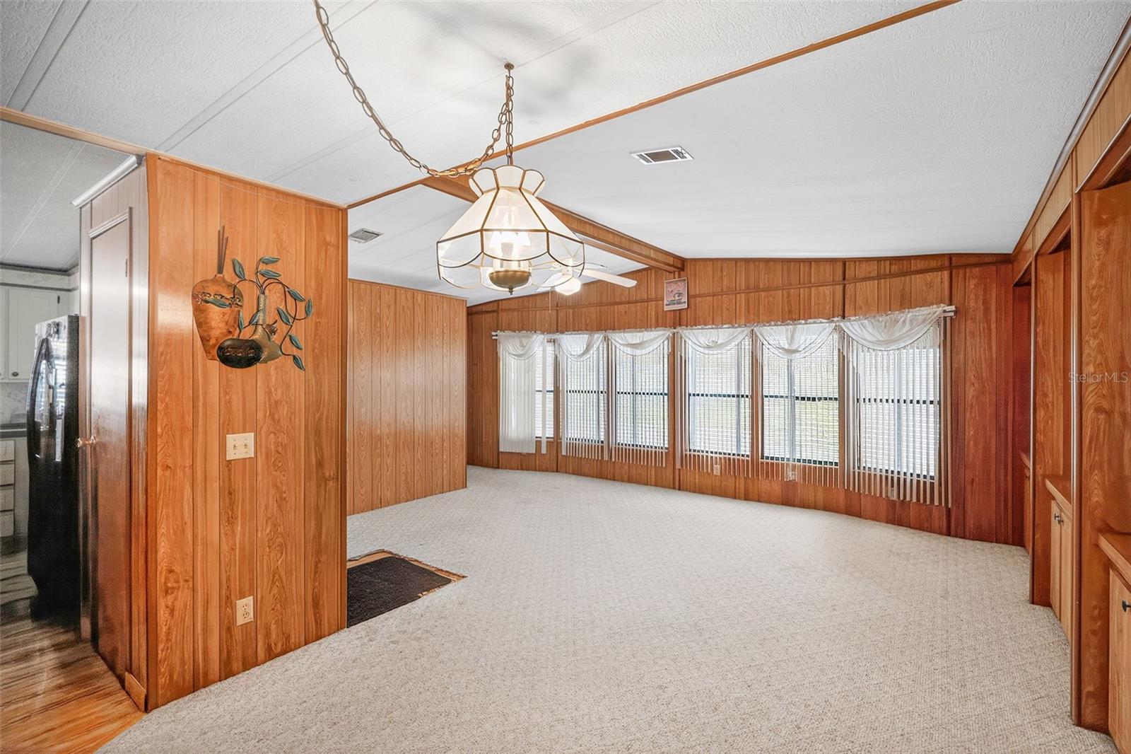 PINE LAKE - Residential