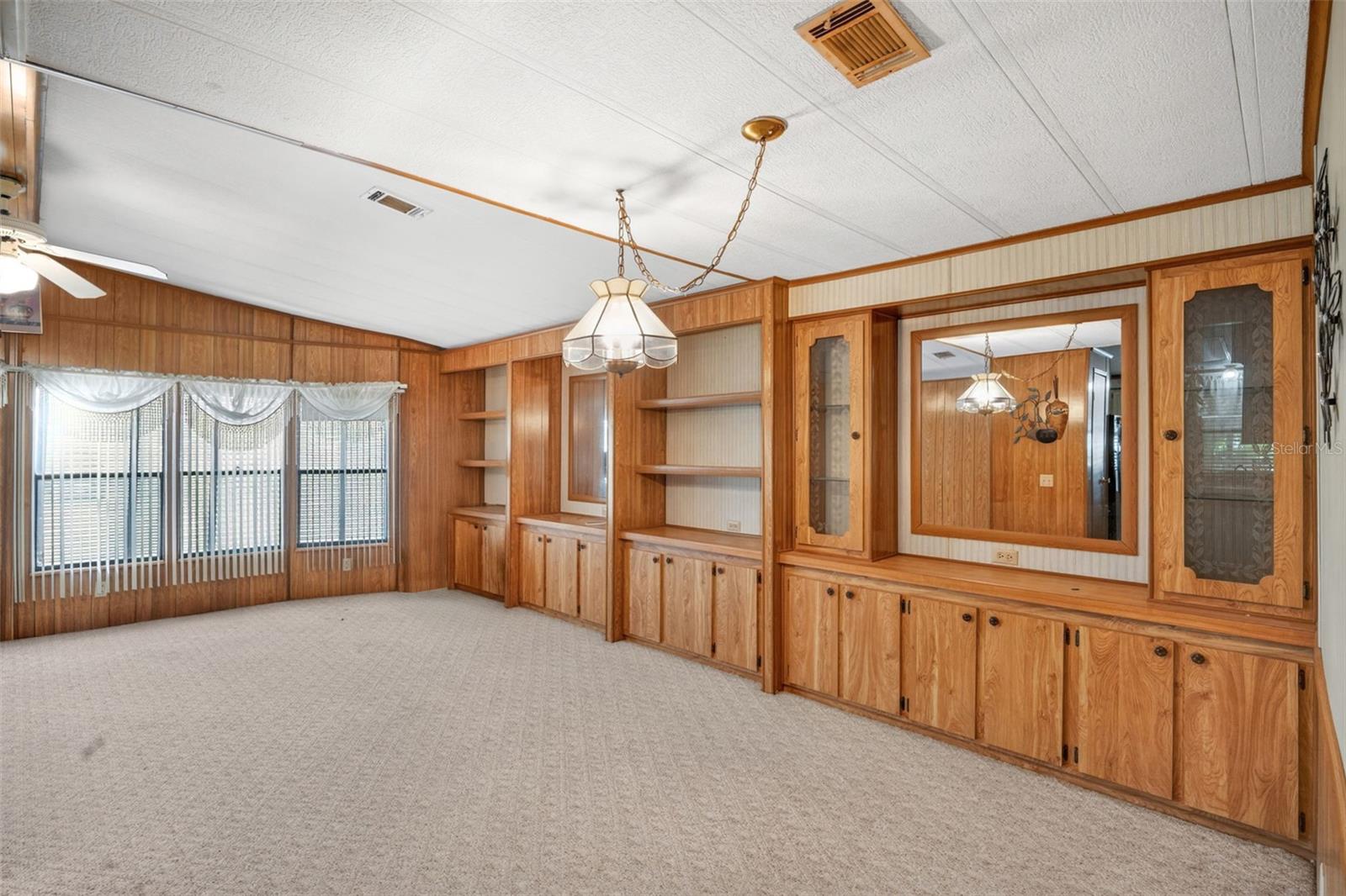 PINE LAKE - Residential