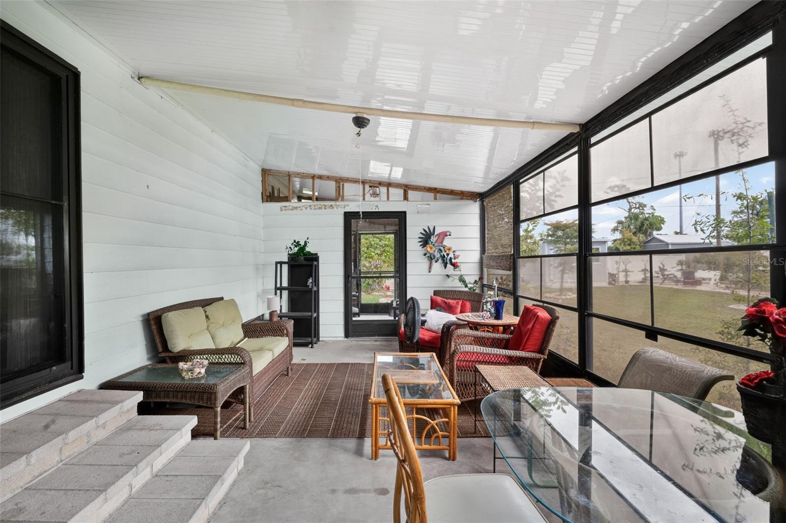 PINE LAKE - Residential