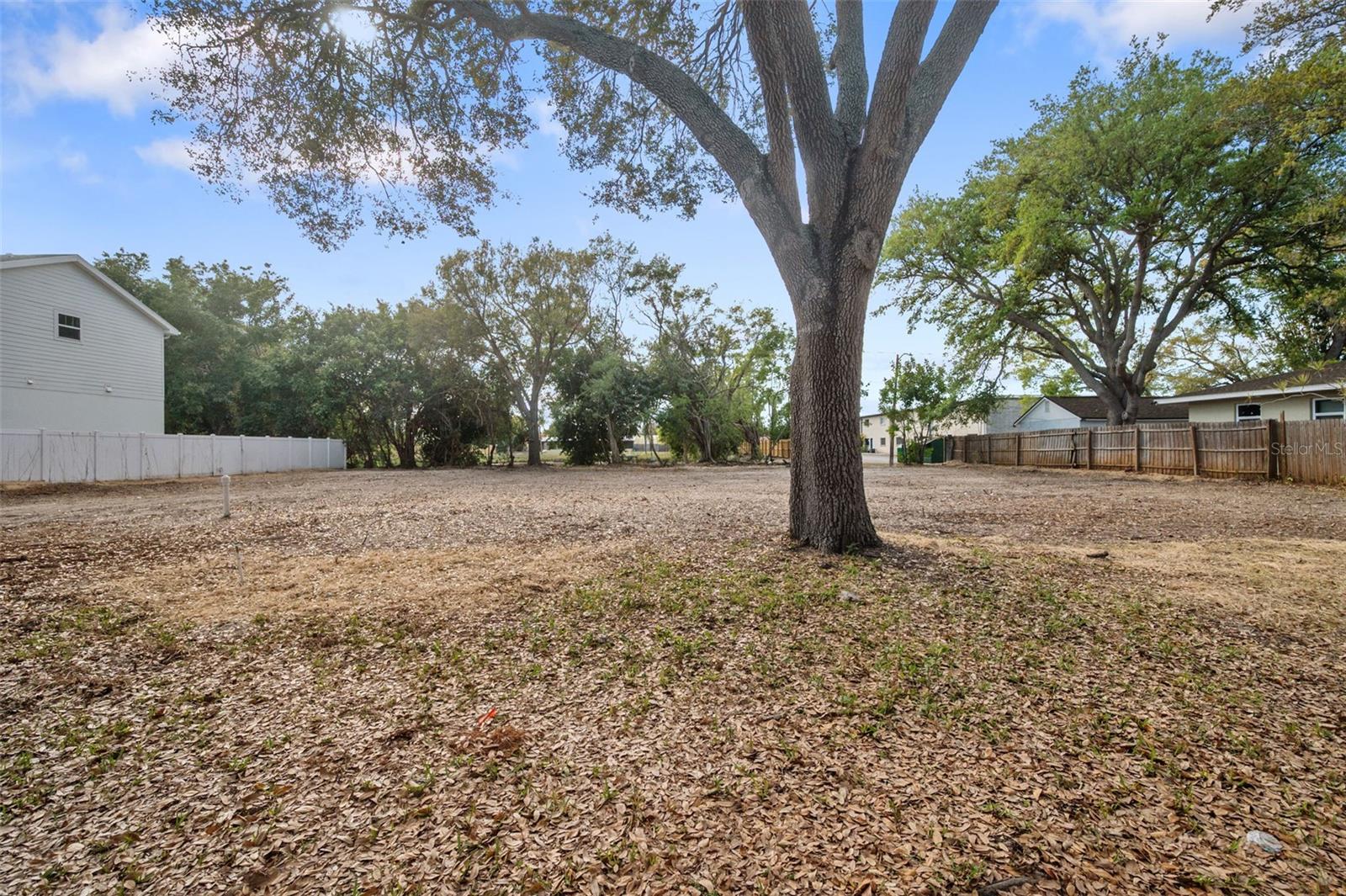 NORTH RIDGE PARK - Land