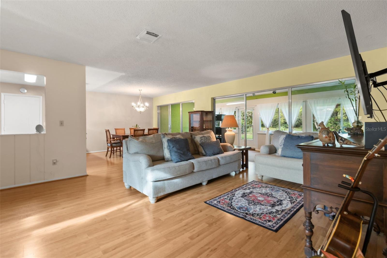 10409 HIDDEN LANE