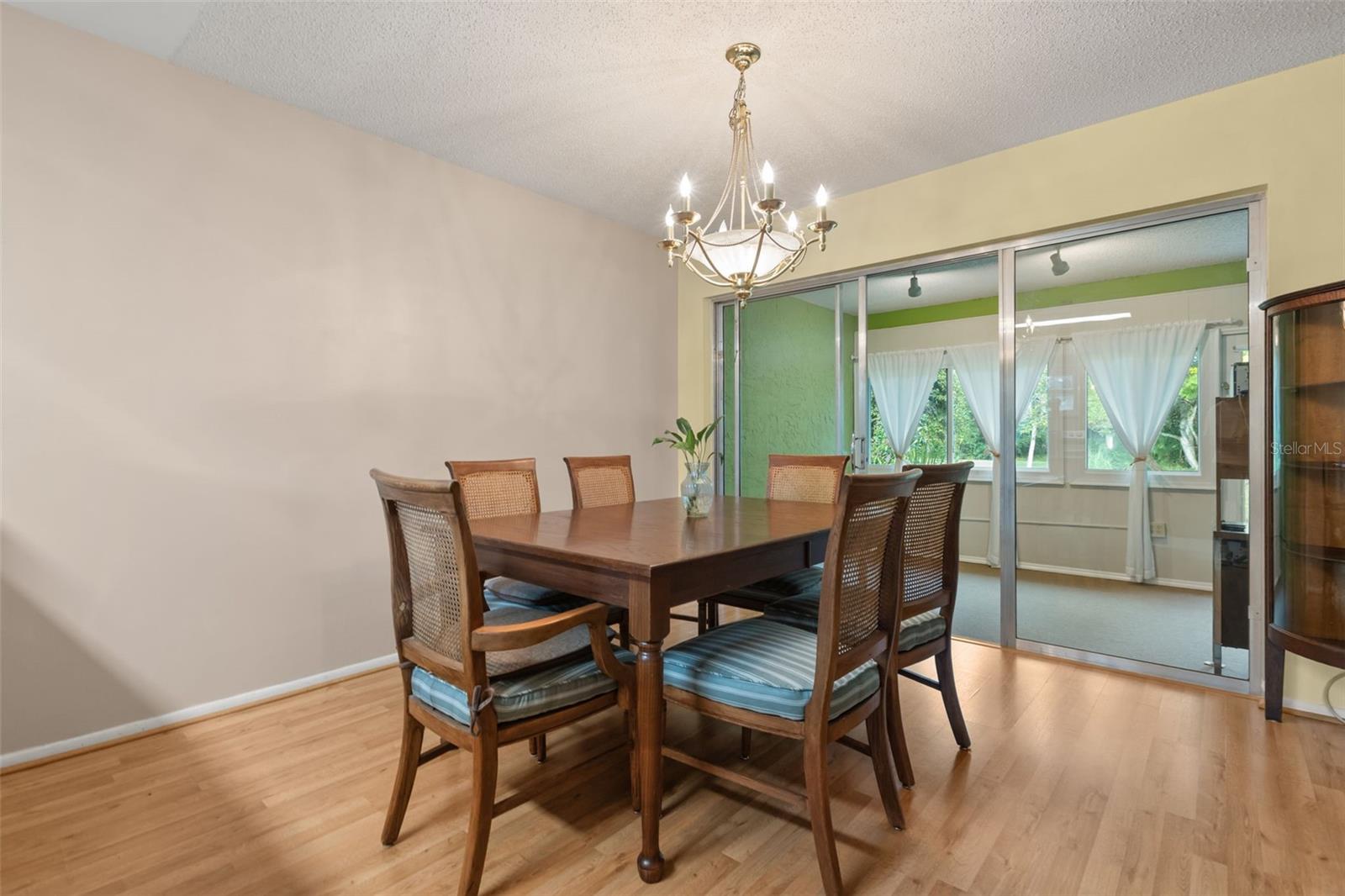10409 HIDDEN LANE