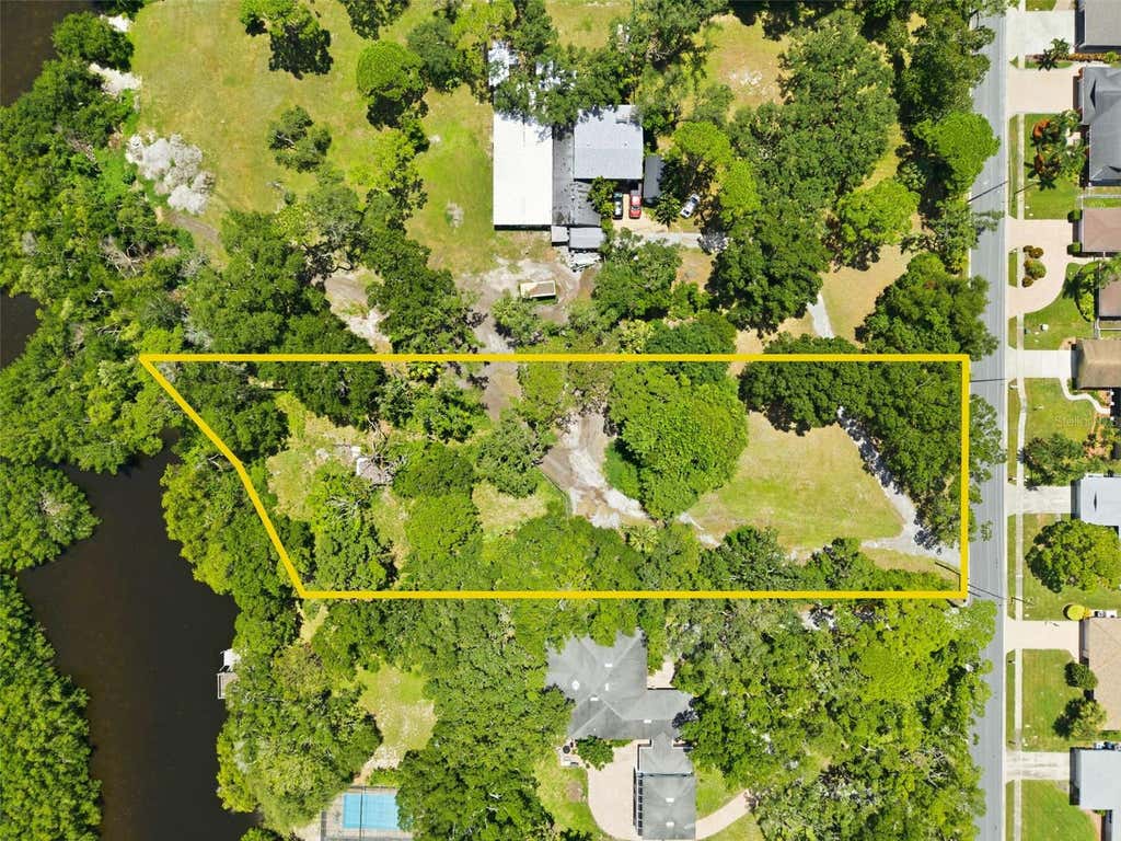 Photo of 6495 Burning Tree Drive, Seminole, FL 33777 (MLS # TB8537365)