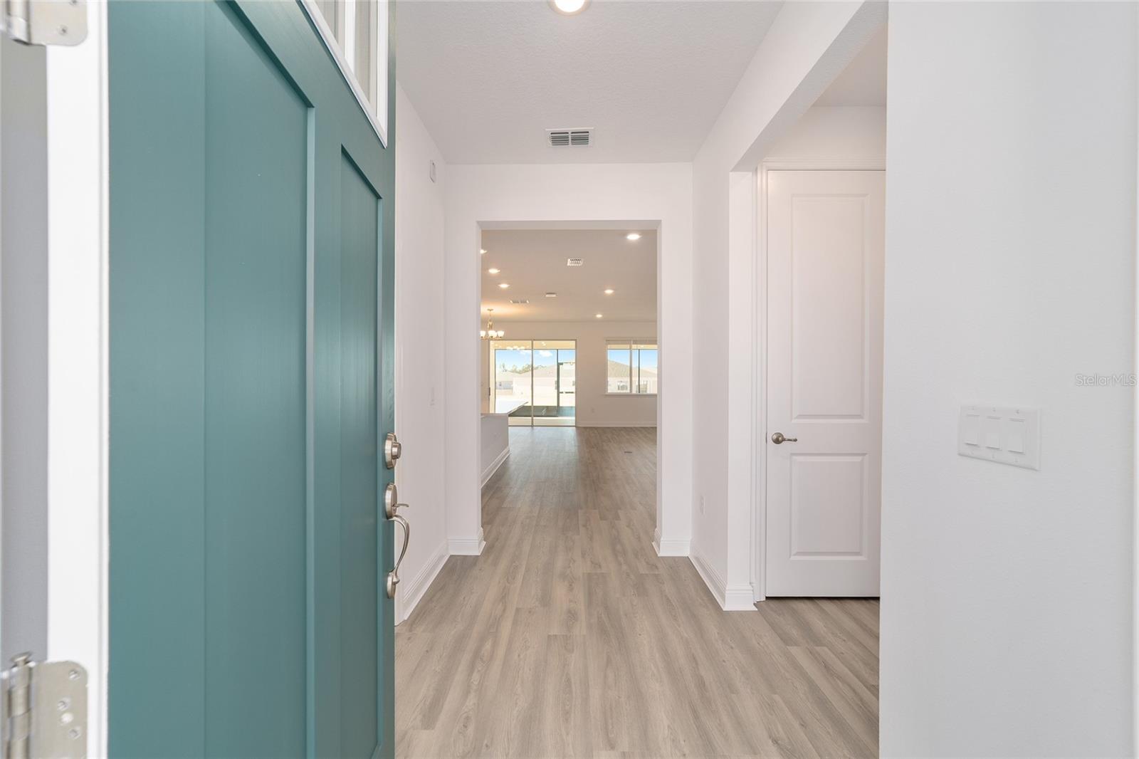 ON TOP OF THE WORLD - Residential