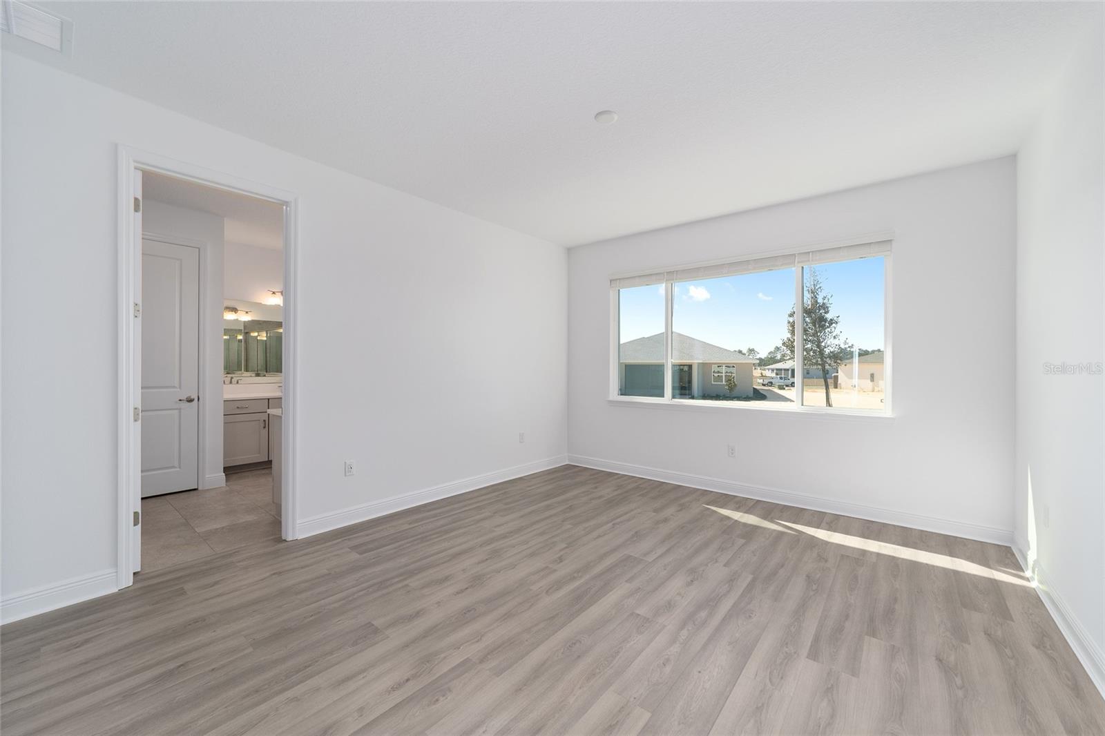 ON TOP OF THE WORLD - Residential