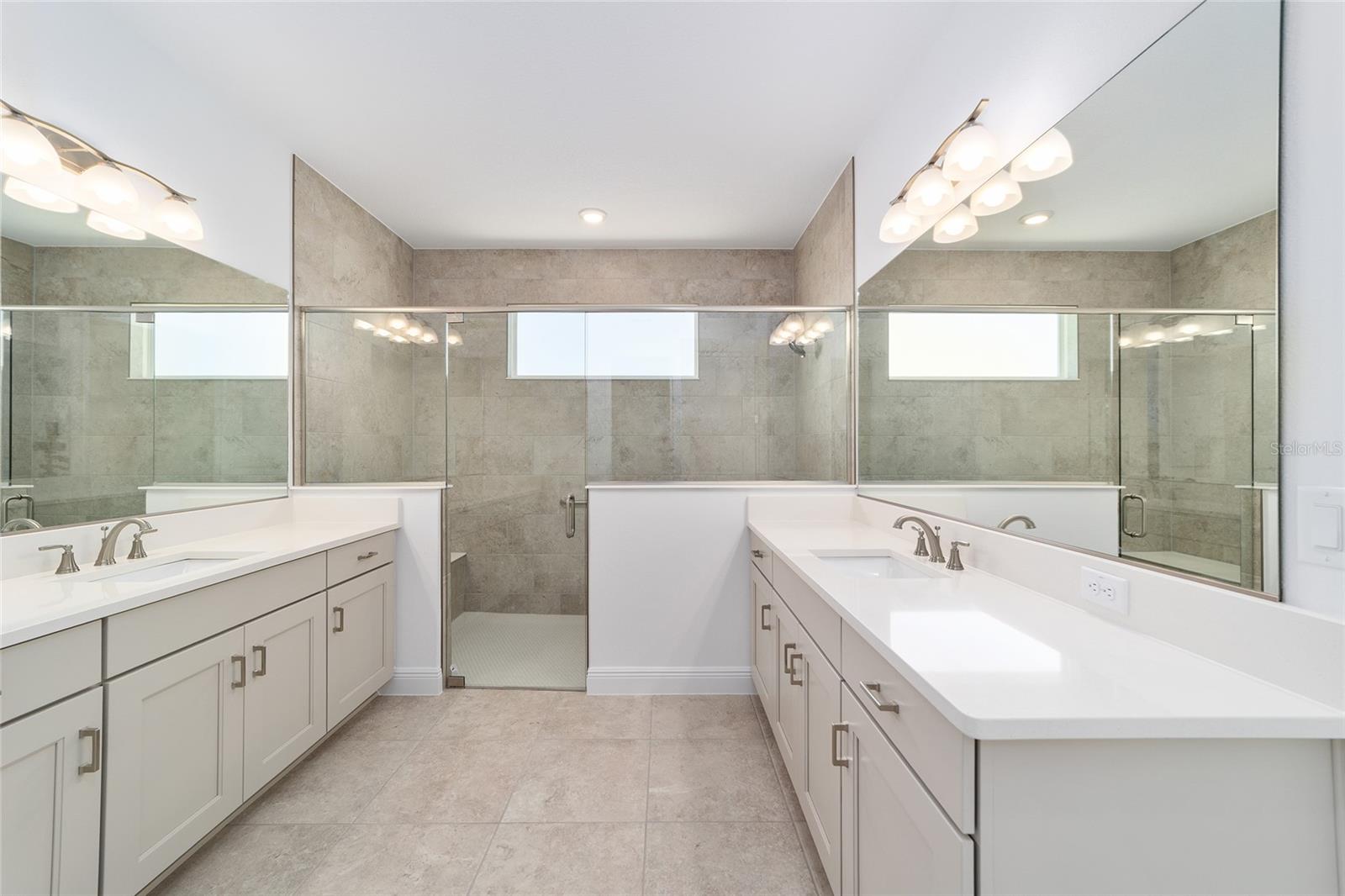 ON TOP OF THE WORLD - Residential