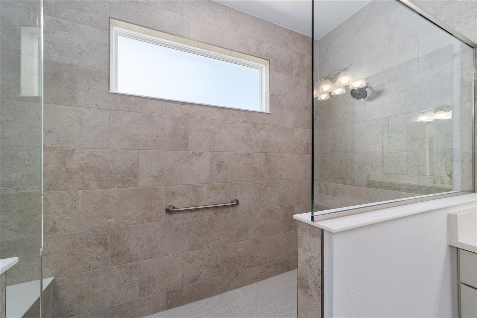 ON TOP OF THE WORLD - Residential