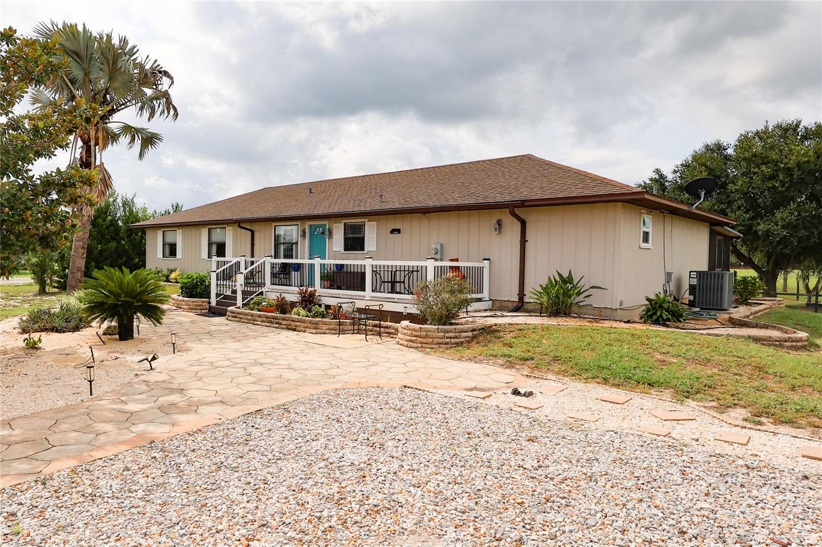 5015 TWIN LAKES LANE