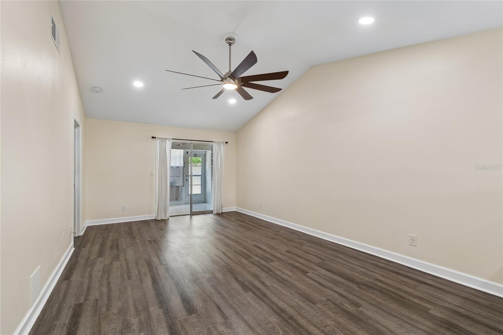 LAKES UNIT 2 PH 4 - Residential