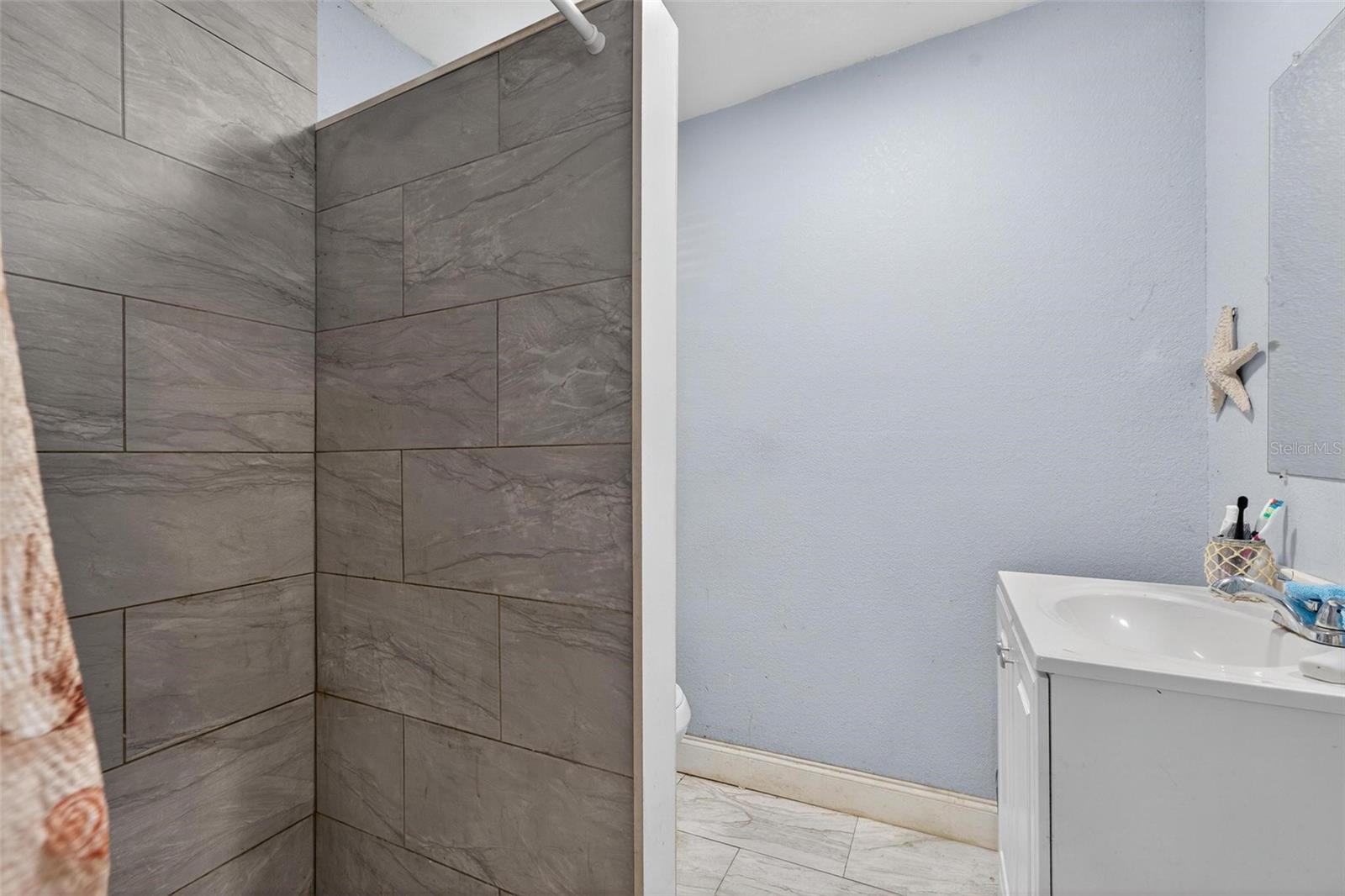 MIDWAY GARDENS - Residential