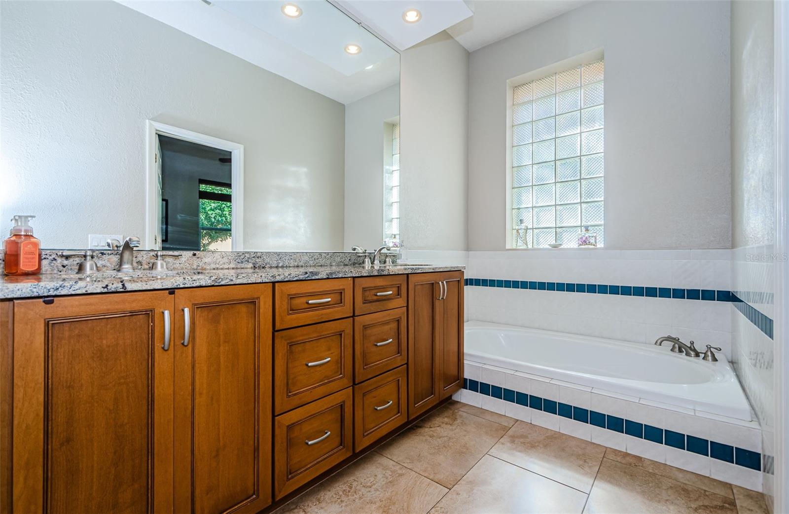 COUNTRYPARK - Residential