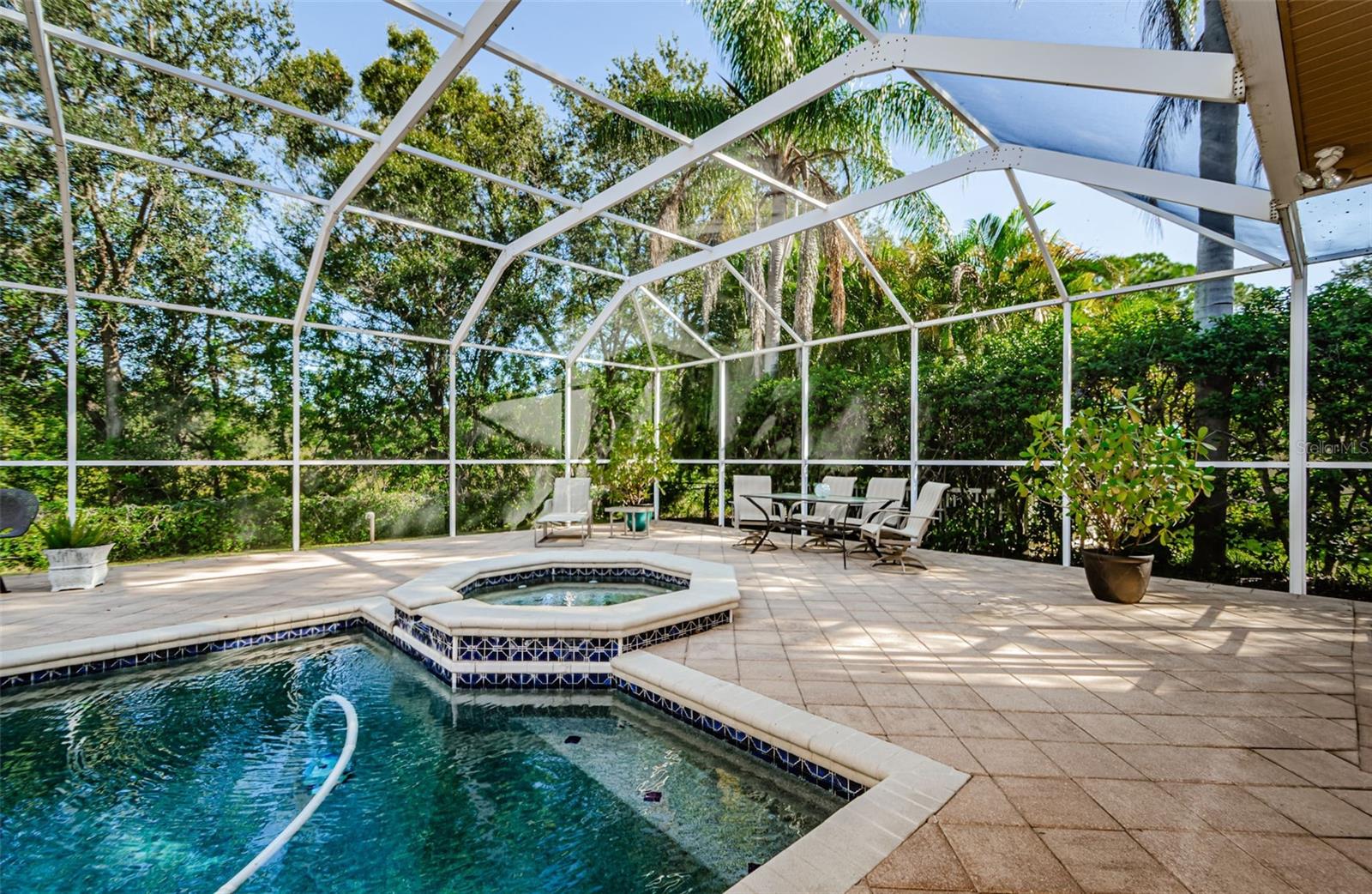 COUNTRYPARK - Residential