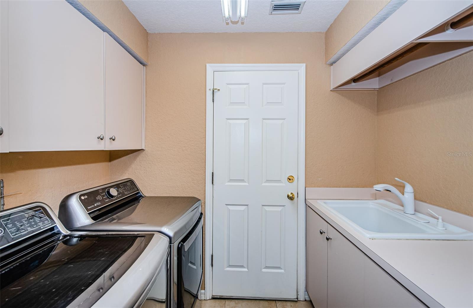 COUNTRYPARK - Residential