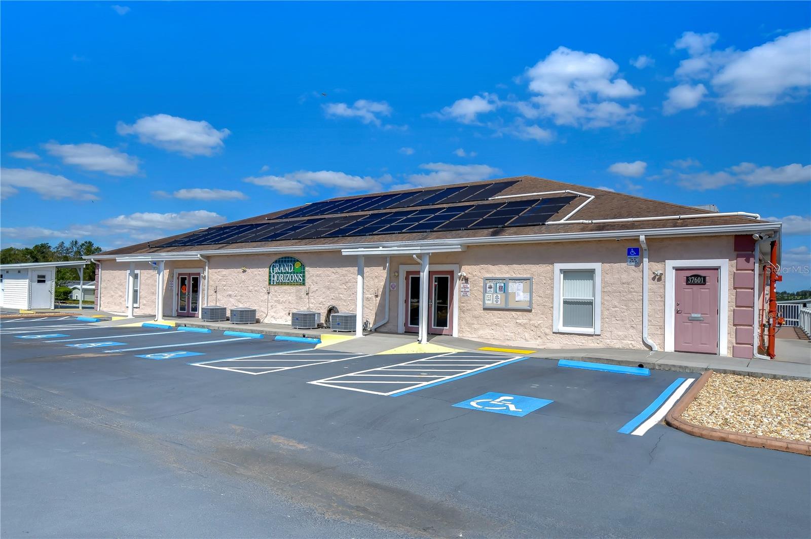 GRAND HORIZONS - Residential