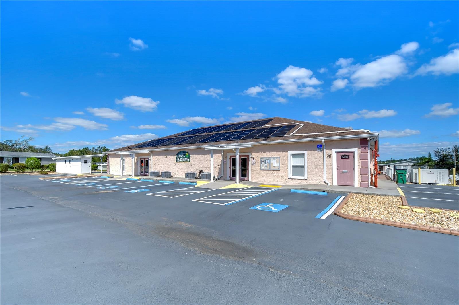 GRAND HORIZONS - Residential