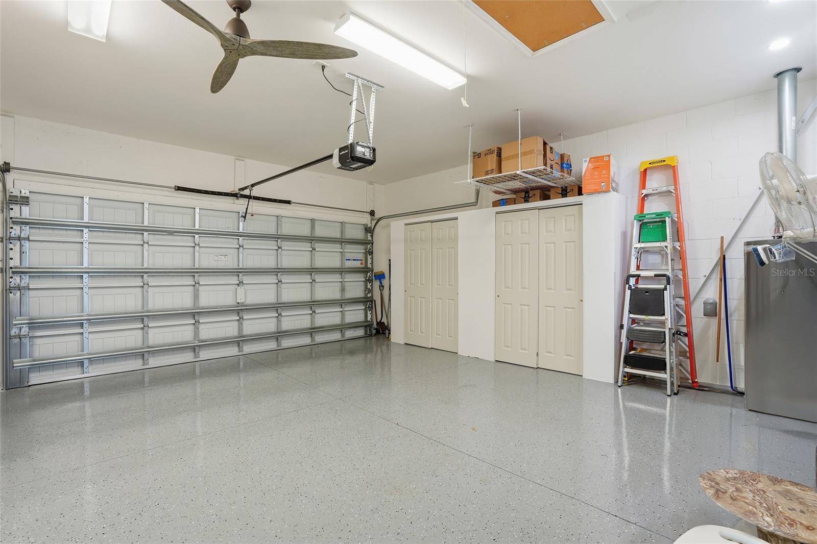 WINDSONG - Residential